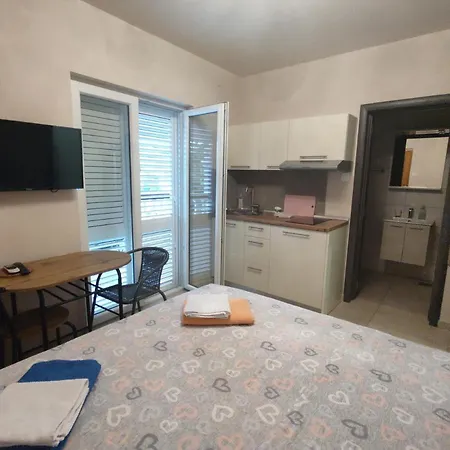 Apartman Josipa 1 *
