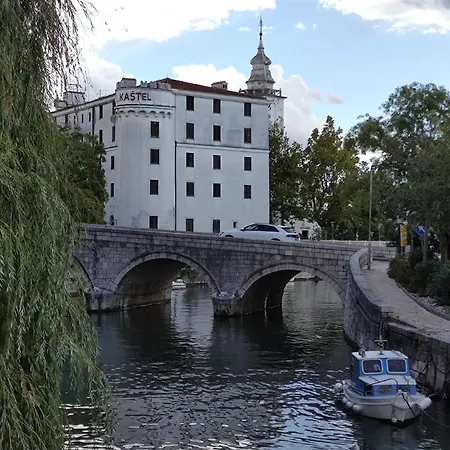 Apartment Josipa 1 *