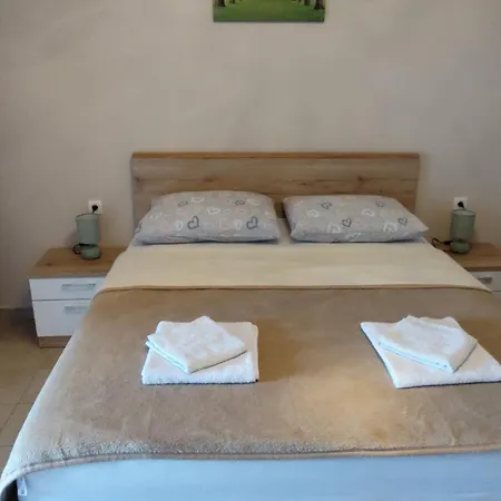Apartman Josipa 1 *