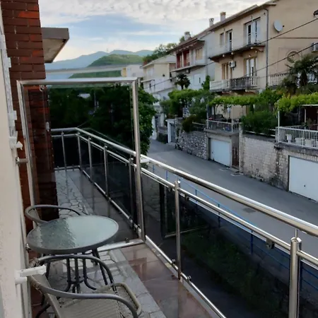 Apartman Josipa 1 *