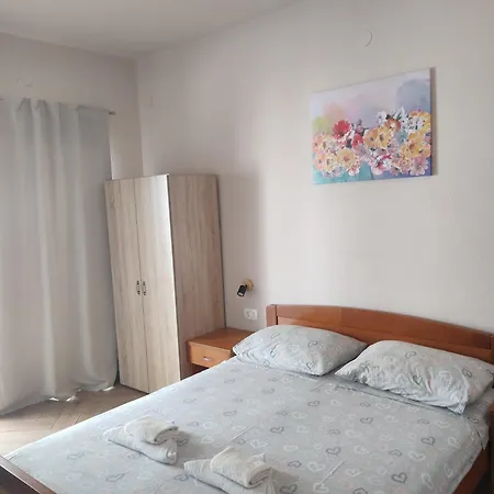 Apartman Josipa 1 *